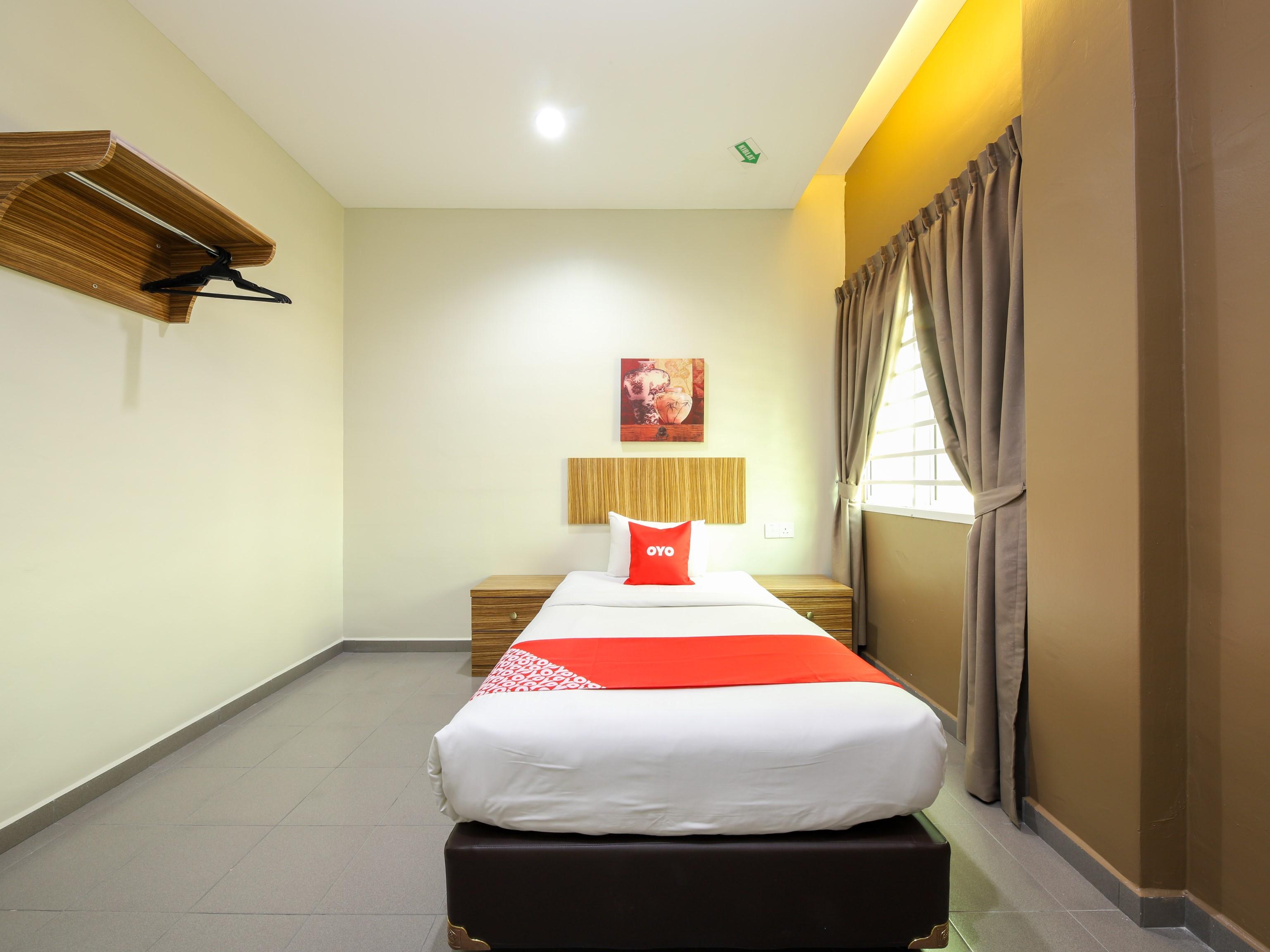 Oyo 89839 Riaz Hotel Malacca Екстер'єр фото