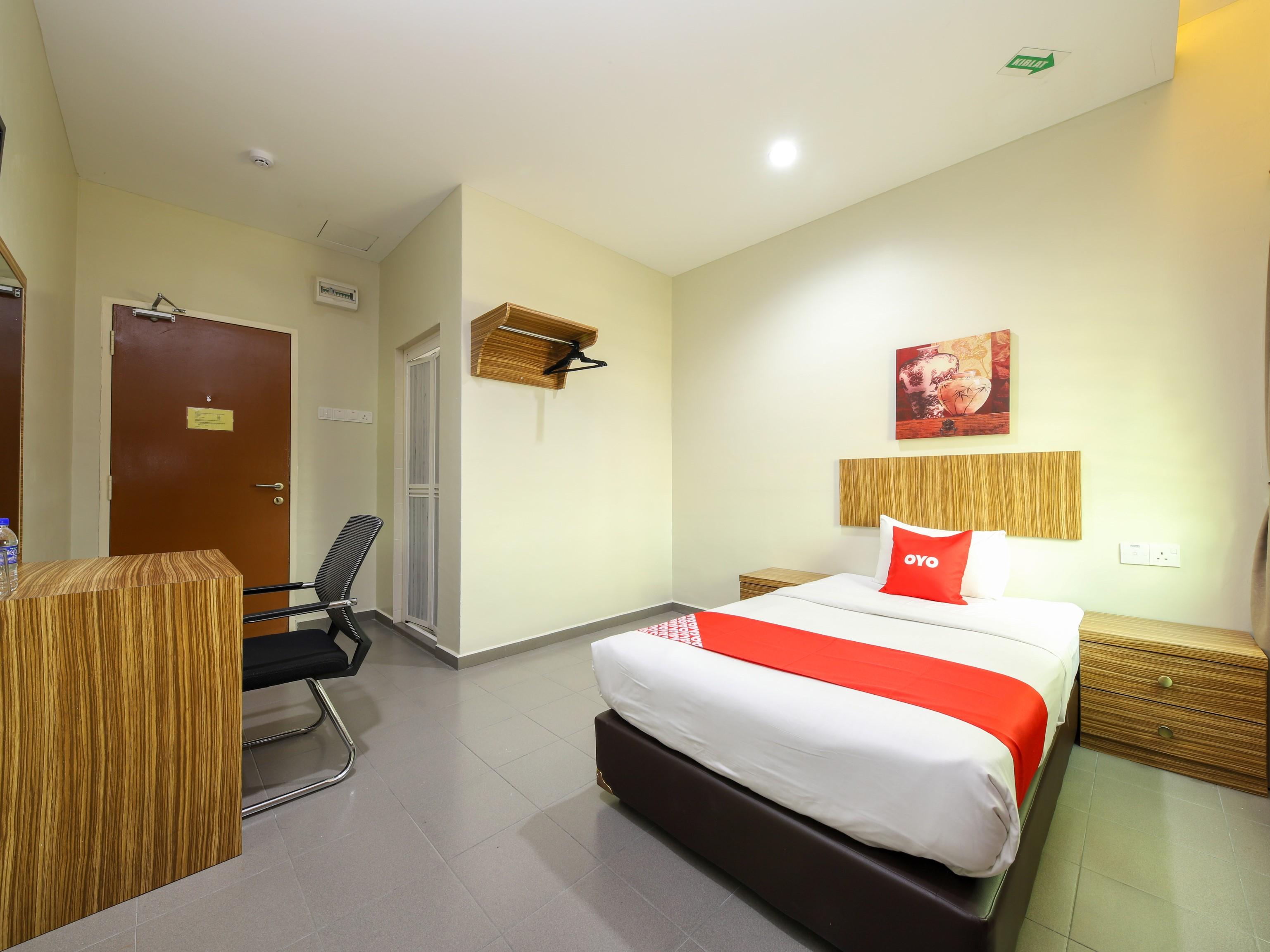 Oyo 89839 Riaz Hotel Malacca Екстер'єр фото