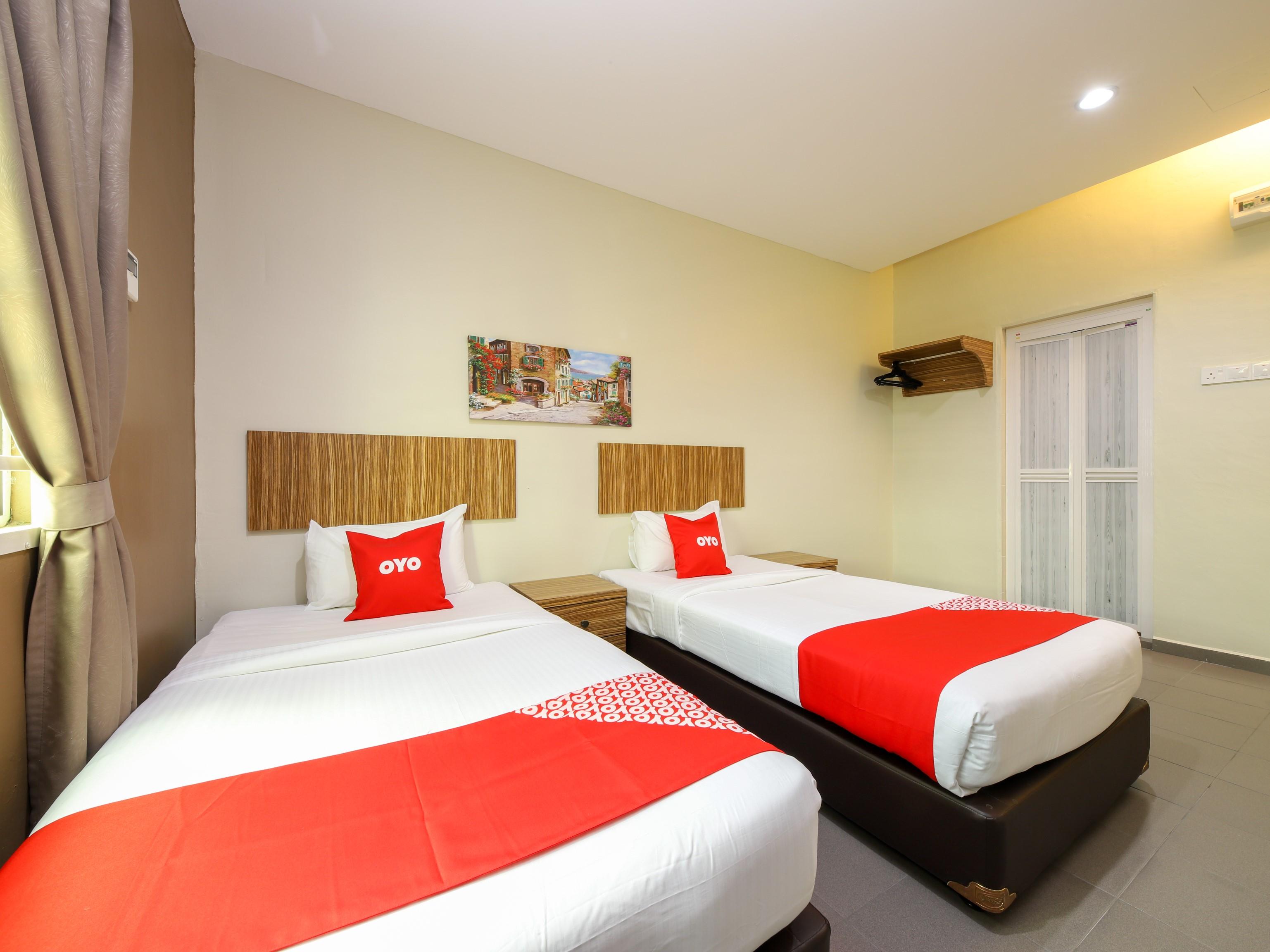 Oyo 89839 Riaz Hotel Malacca Екстер'єр фото