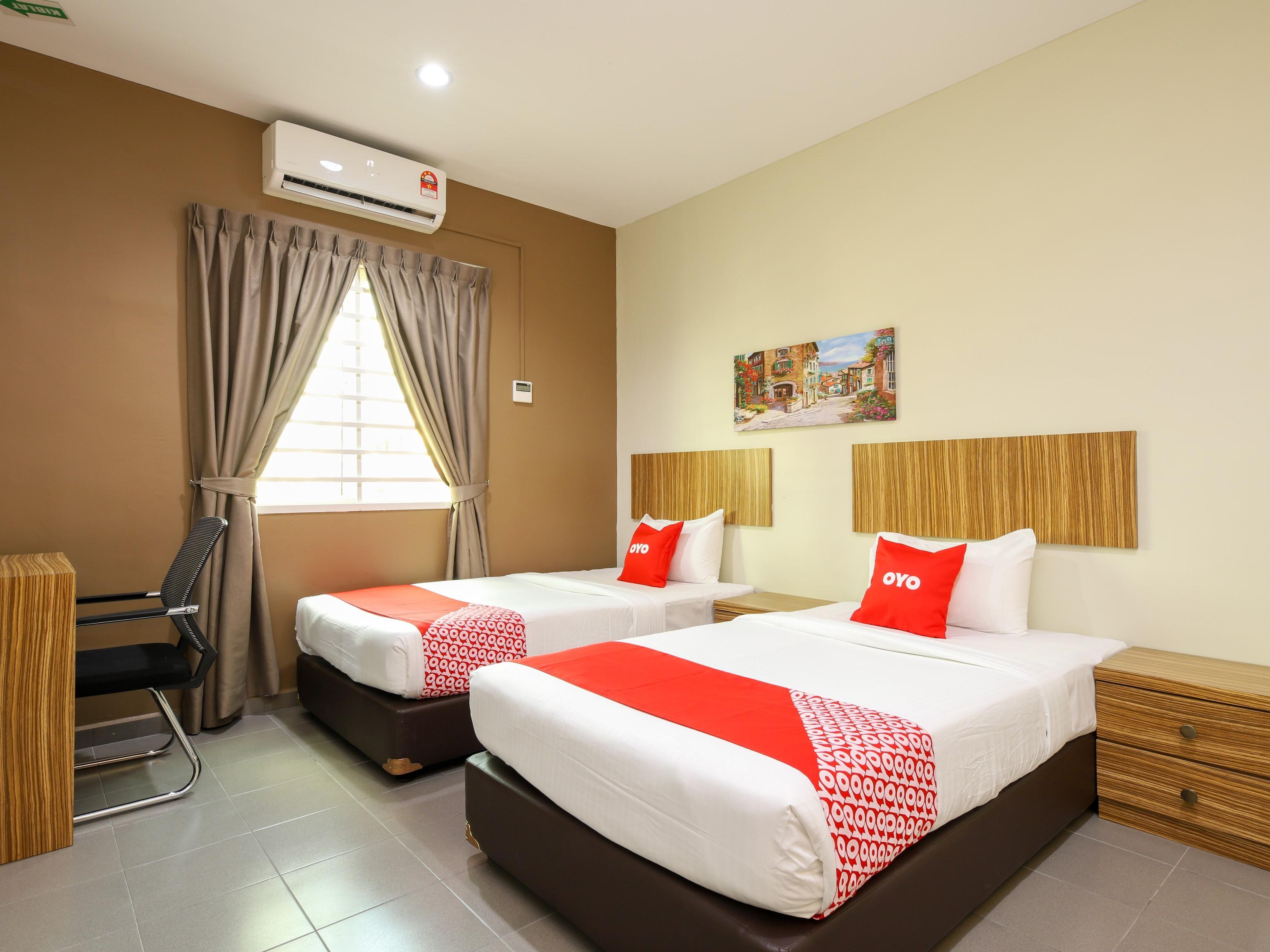 Oyo 89839 Riaz Hotel Malacca Екстер'єр фото