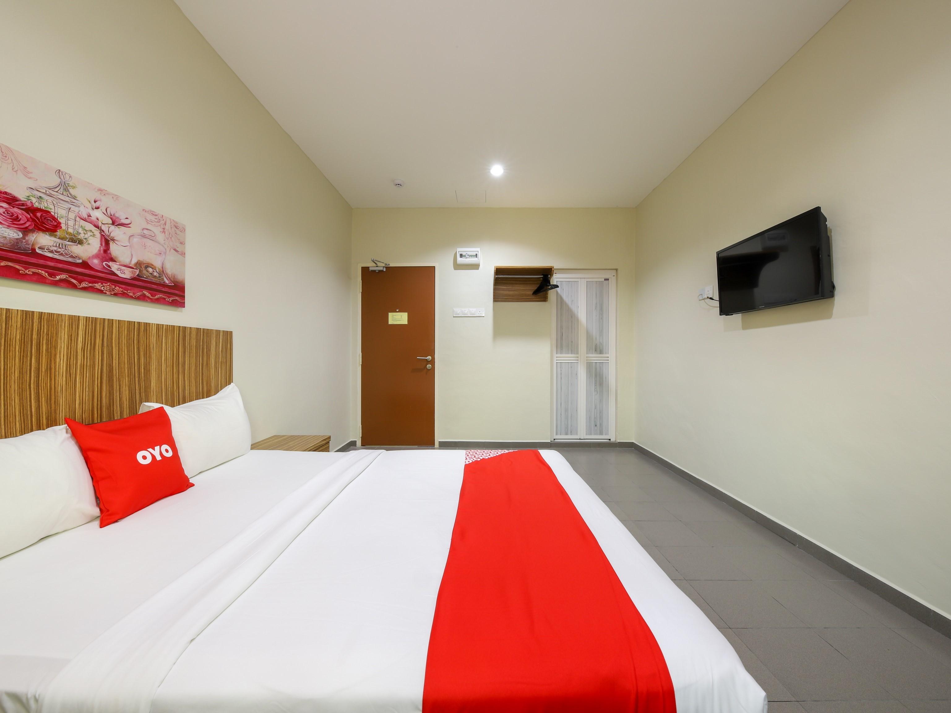 Oyo 89839 Riaz Hotel Malacca Екстер'єр фото