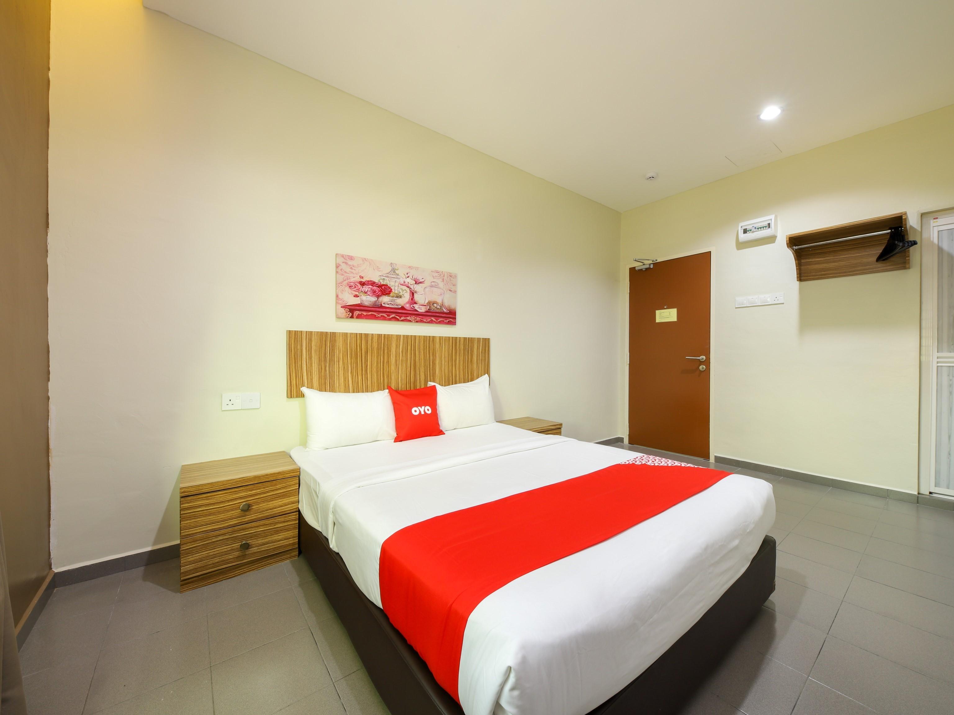 Oyo 89839 Riaz Hotel Malacca Екстер'єр фото