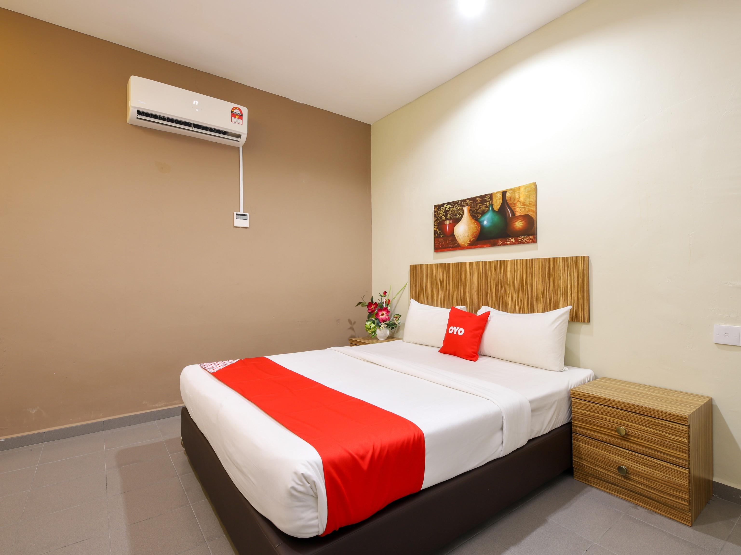 Oyo 89839 Riaz Hotel Malacca Екстер'єр фото