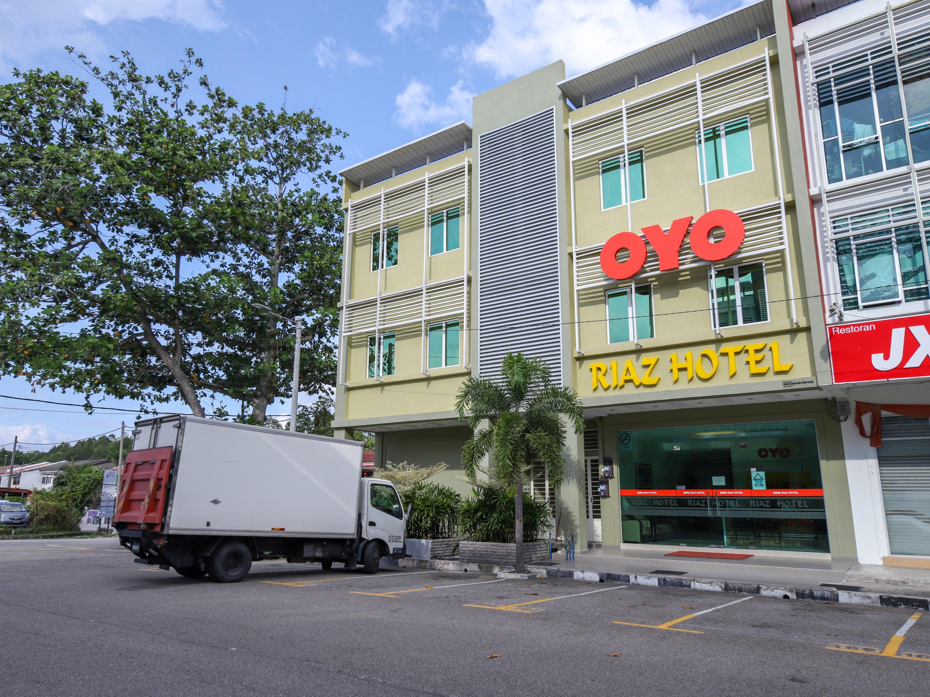 Oyo 89839 Riaz Hotel Malacca Екстер'єр фото