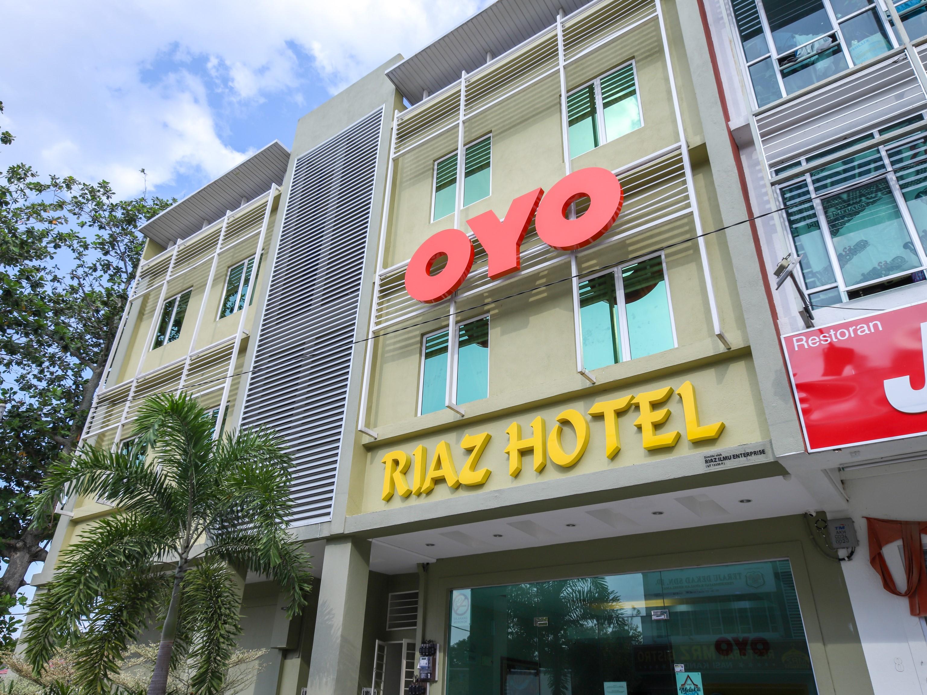 Oyo 89839 Riaz Hotel Malacca Екстер'єр фото
