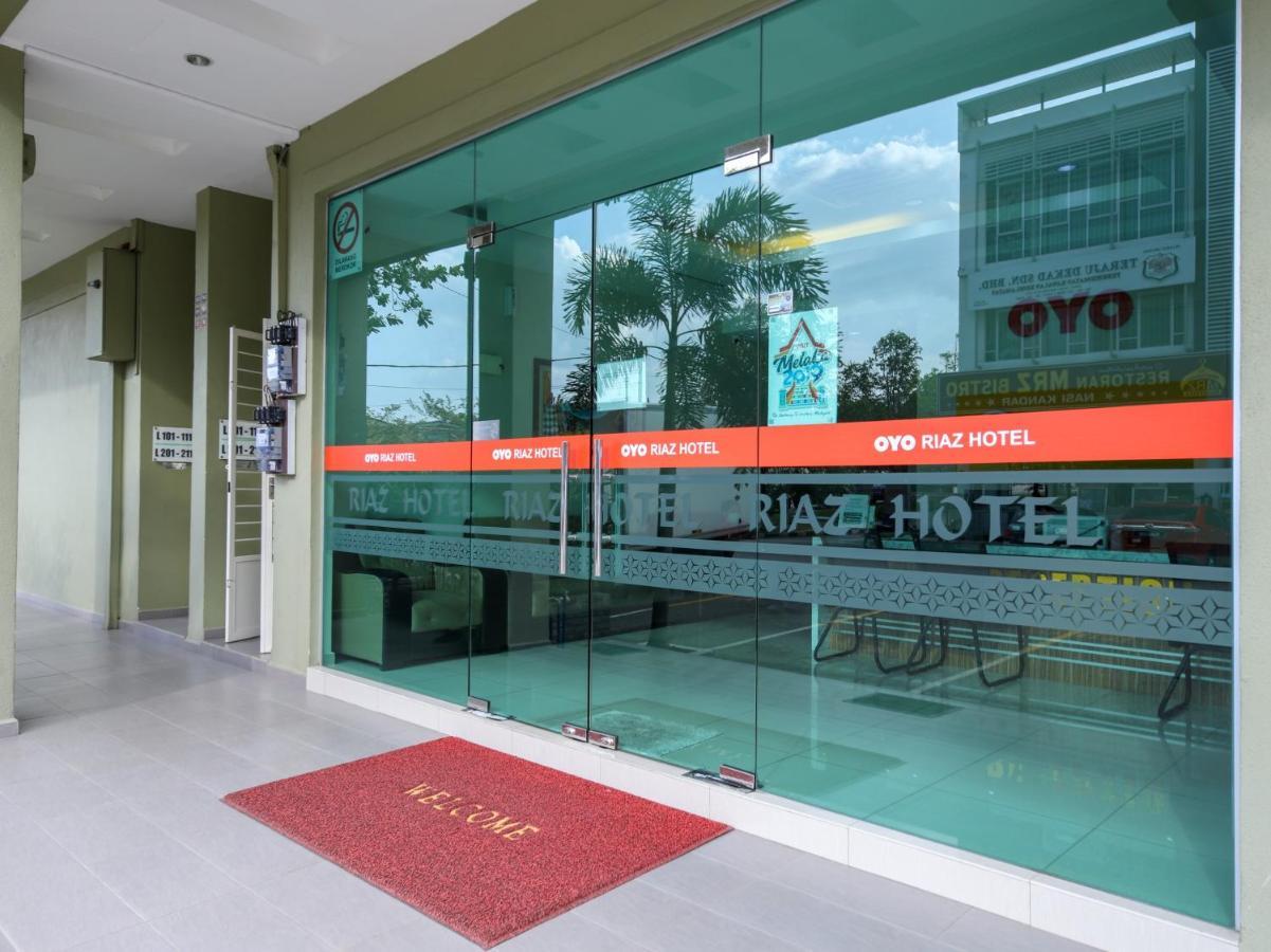 Oyo 89839 Riaz Hotel Malacca Екстер'єр фото
